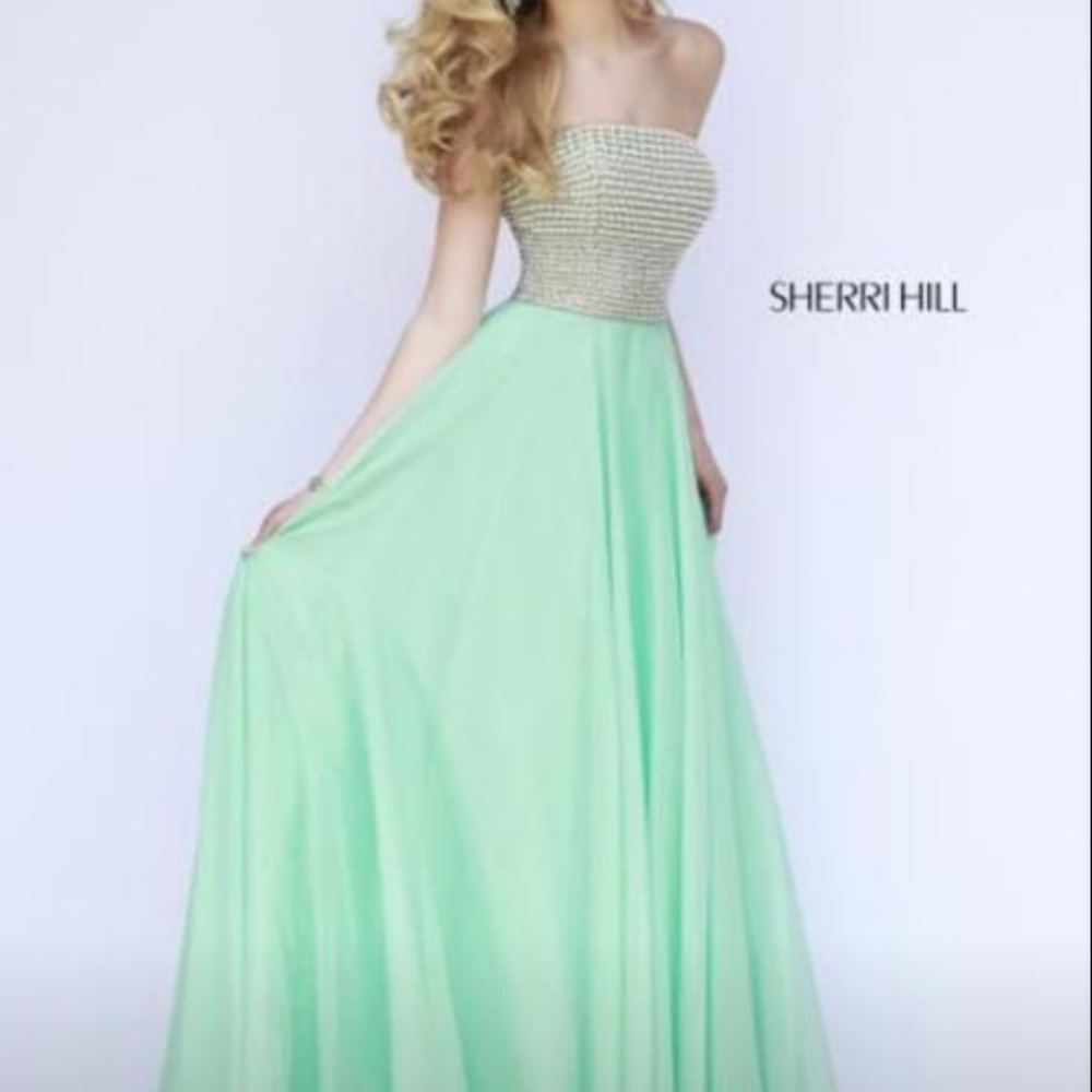 Sherri hill gown